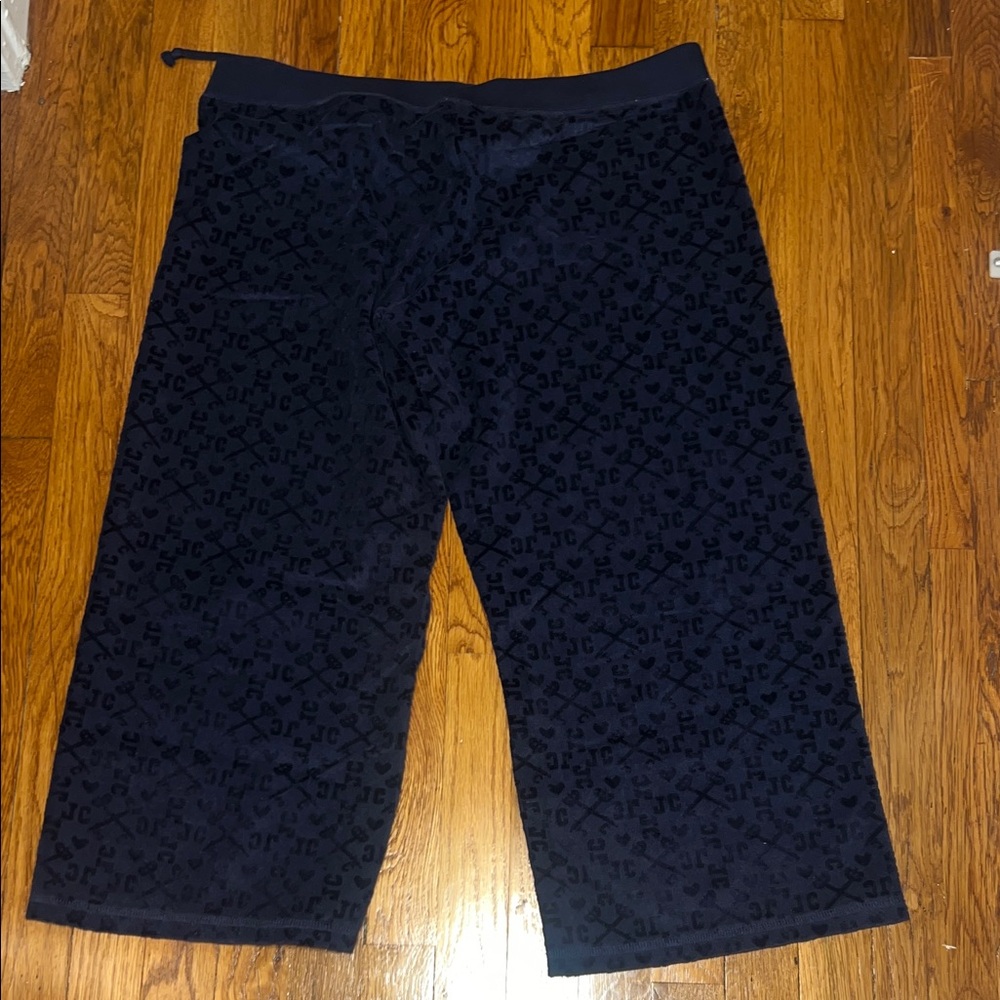 Juicy Couture Branded Terry Capri Pants - Picture 4 of 4
